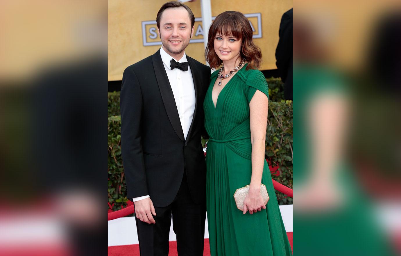 alexis bledel finalizes split from vincent kartheiser