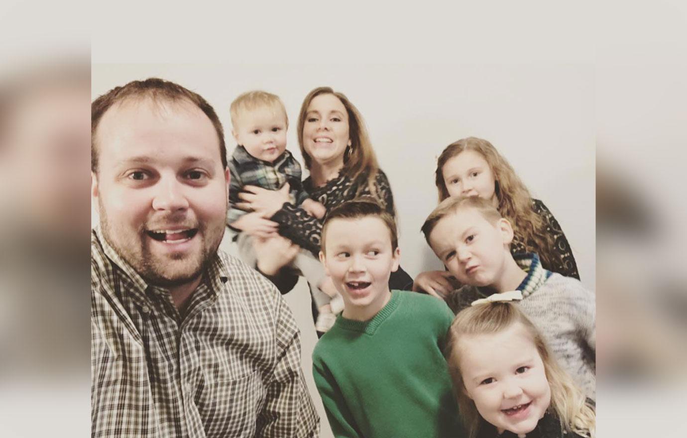 josh duggar teary eyed after guilty verdict child porn case told wife anna loved her