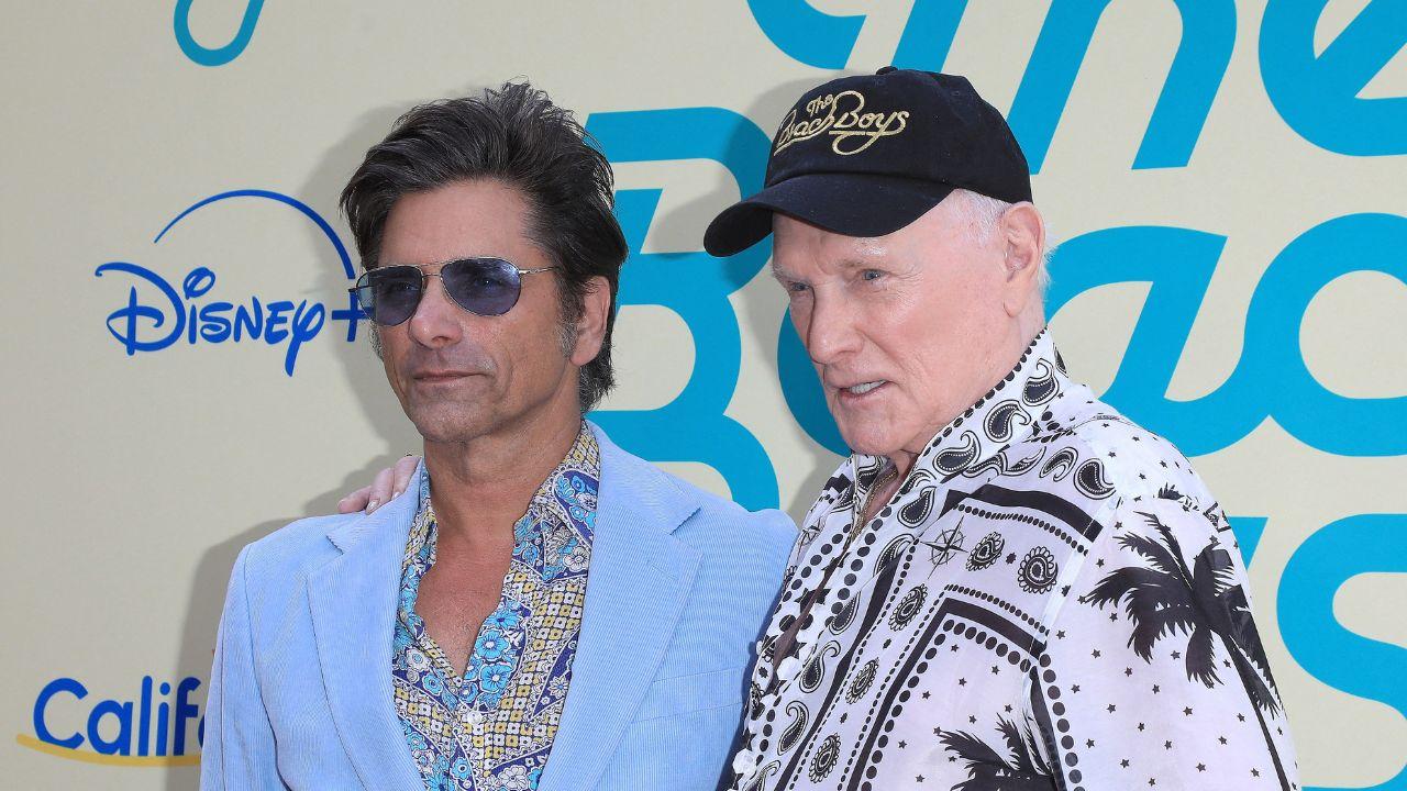 pic of John Stamos & Mike Love.