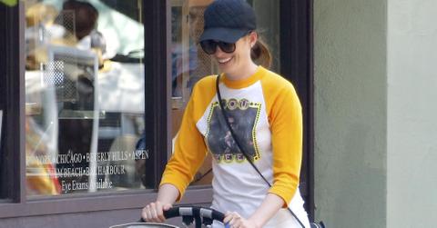 Anne Hathaway and little Jonathan enjoy the sun in the Big City