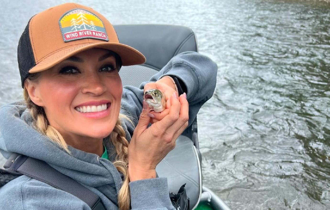 carrie underwood fishing husband mike fisher american idol judge photo