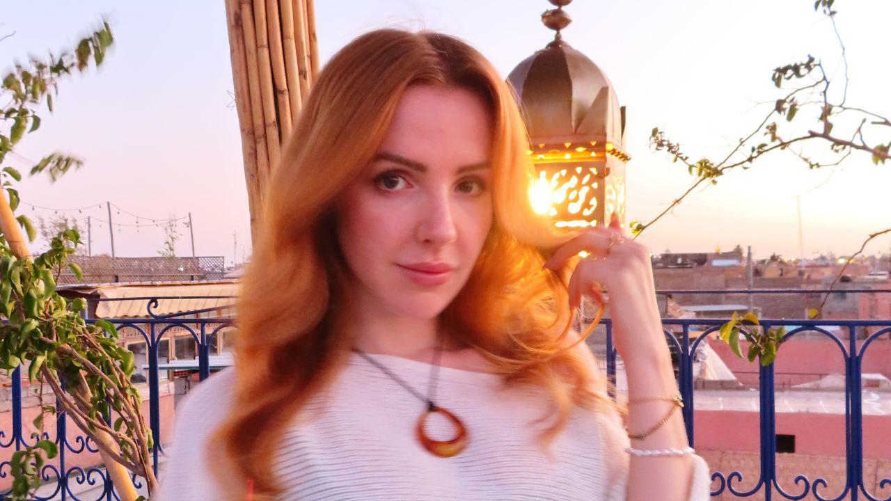 image of After moving on to OnlyF---, Scarlett Jones saved enough money to buy a house for her parents.