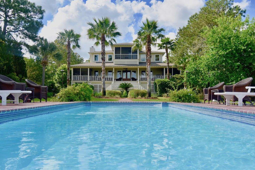 sandra bullock pool view