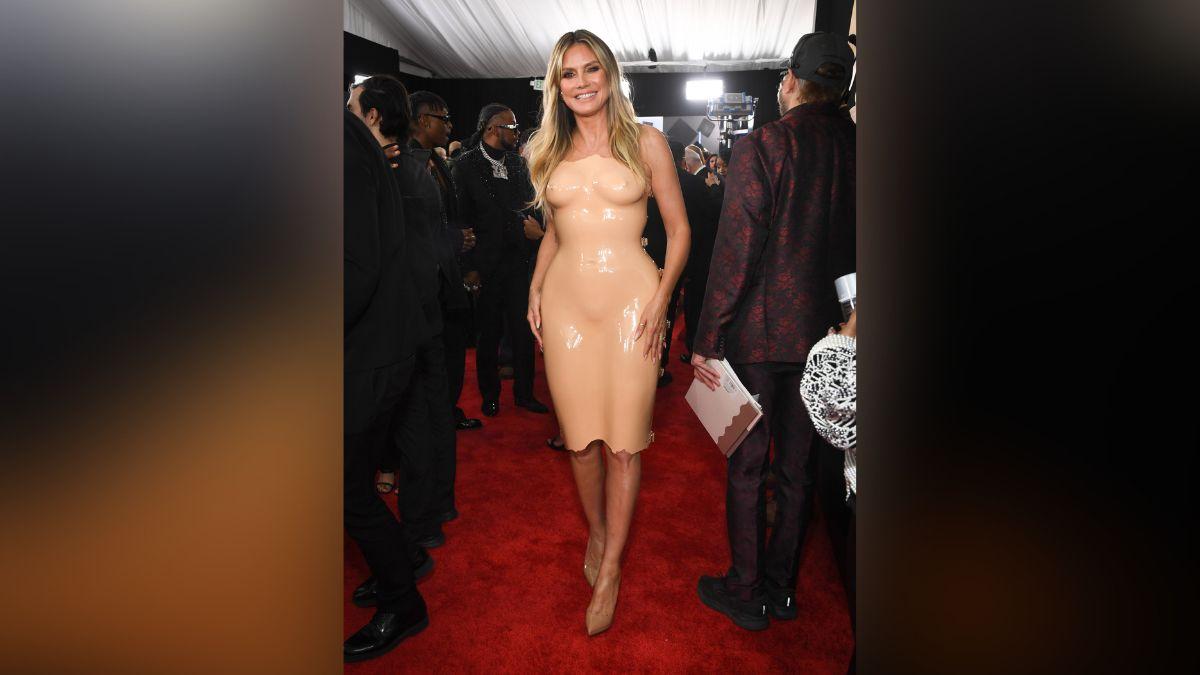 Photo of The model's look was dragged on social media, with some accusing her of wanting attention.