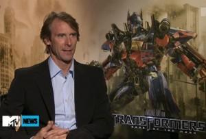 2011__06__Michael_Bay_Transformers_Dark_of_the_Moon_June28newsnea 300&#215;203.jpg