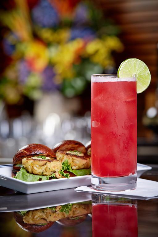 Crab_Cake_Sliders_and_Dynasty_Margarita