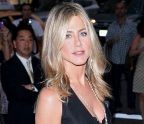 2011__09__jen_aniston red carpet confidential 291×300.jpg