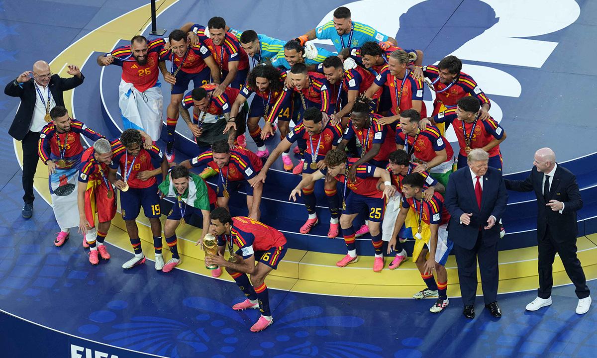 photo of Donald Trump was booed when he helped present Spain with their World Cup trophy.