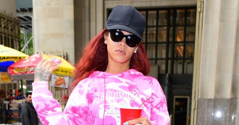 Rihanna steps out in NYC with no makeup and casual look