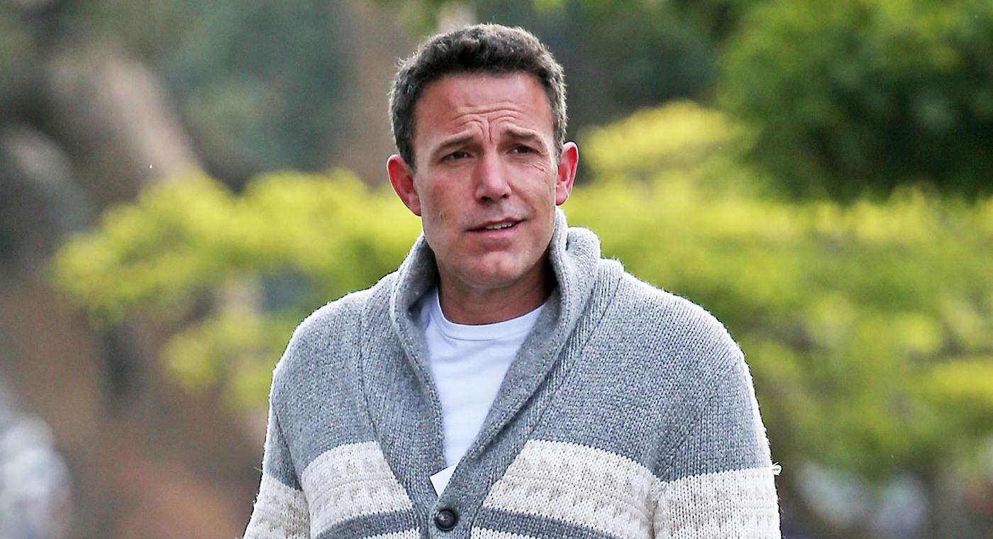 ben affleck looking date jennifer lopez split