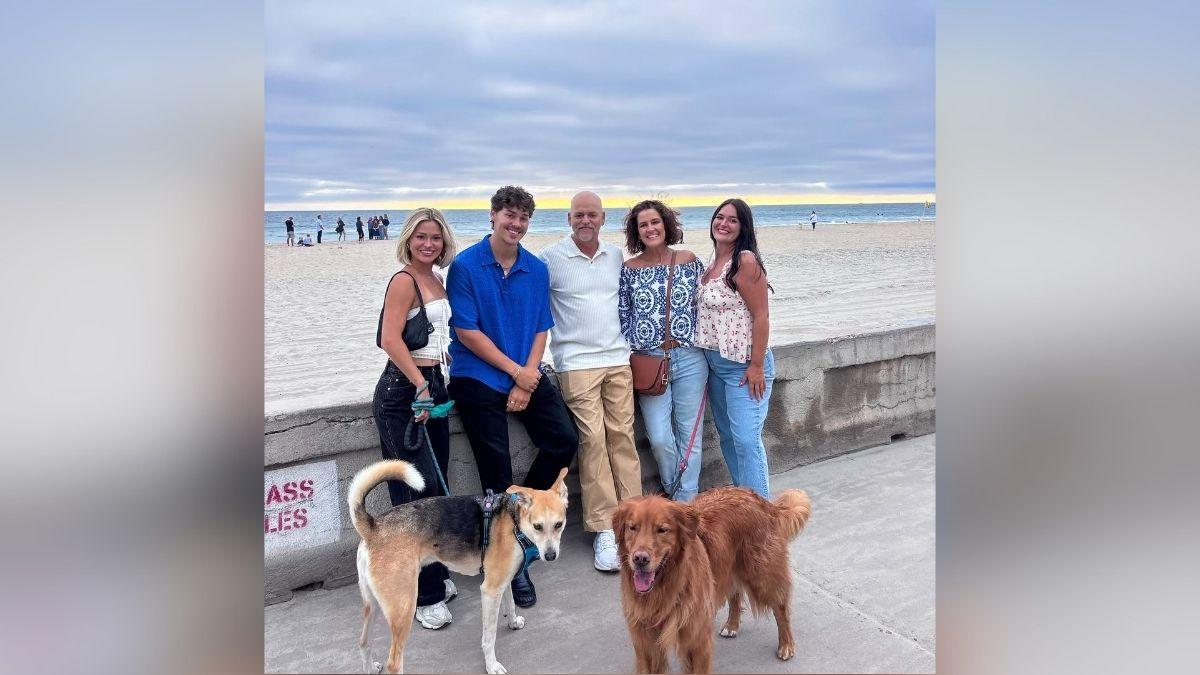 noah beck family life meet his parents siblings