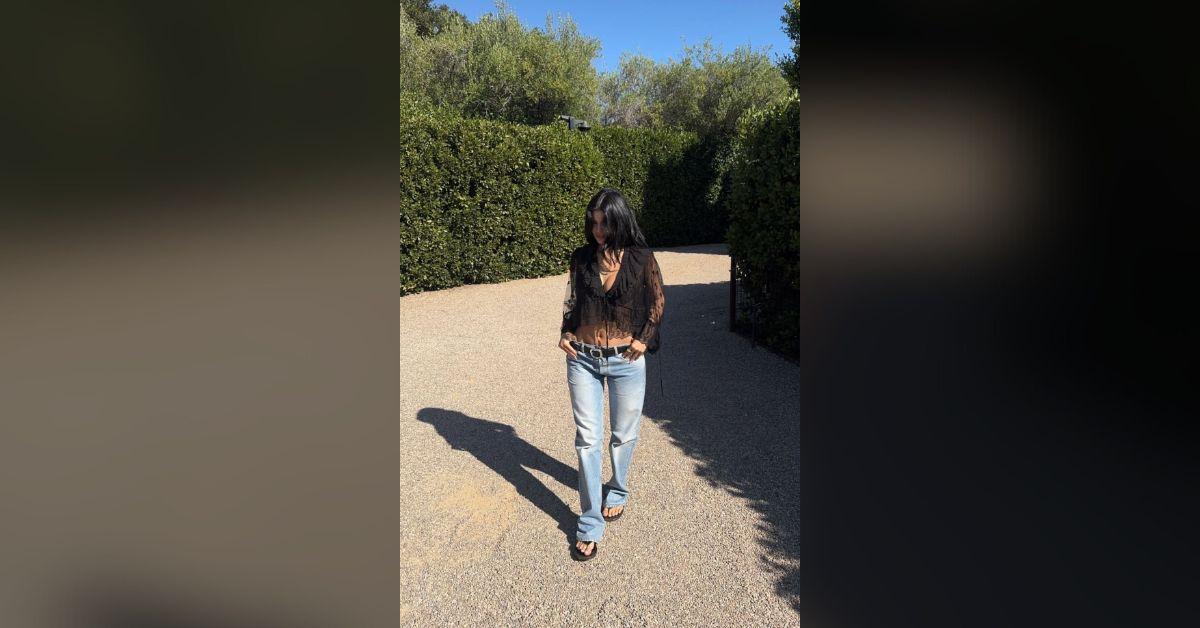 Image of Kylie Jenner showed her cleavage in a V-neck top.