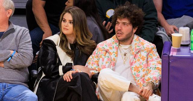 selena gomezs boyfriend benny blanco trolled barefoot