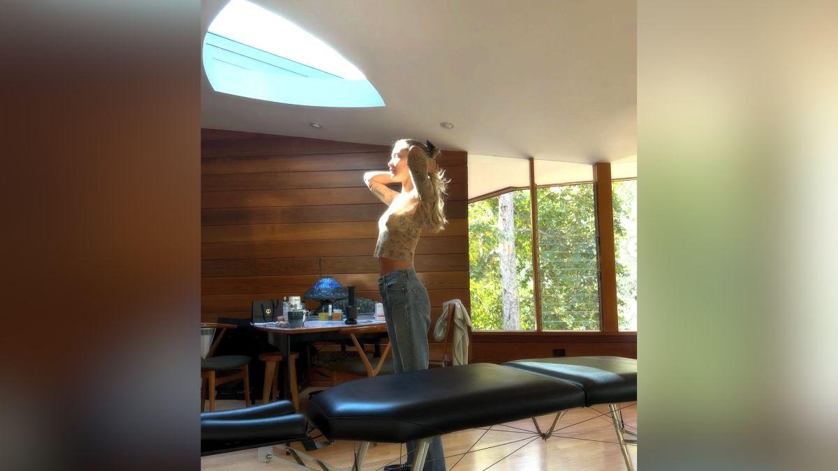 Image of Bella Hadid reportedly got back together with her boyfriend.