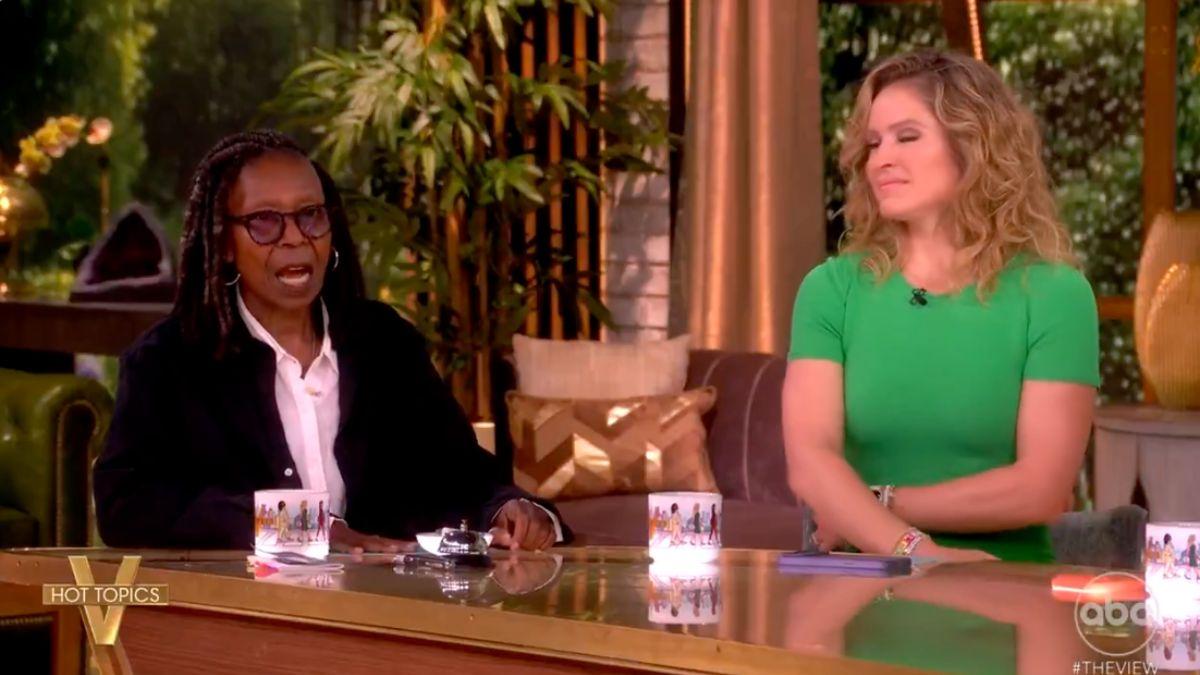 Photo of Sara Haines poked fun at Mike Johnson's introductory speech.