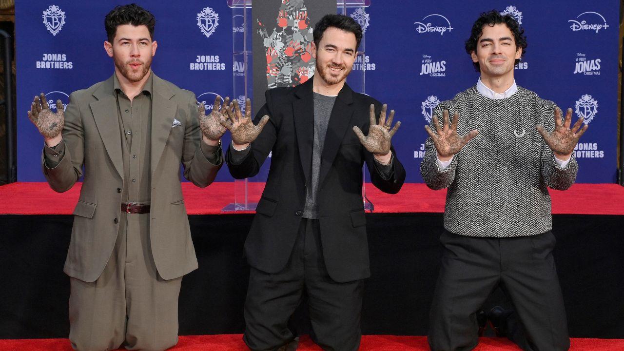 Image of the Jonas Brothers.