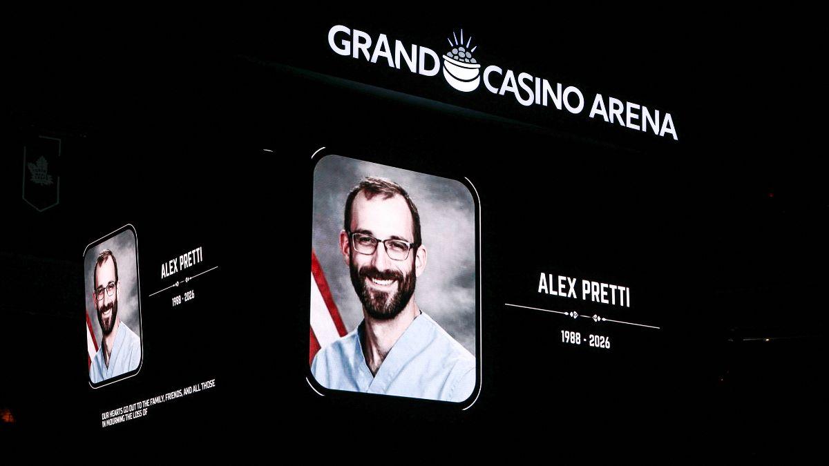 image of Alex Pretti was carrying a gun he had a permit for.