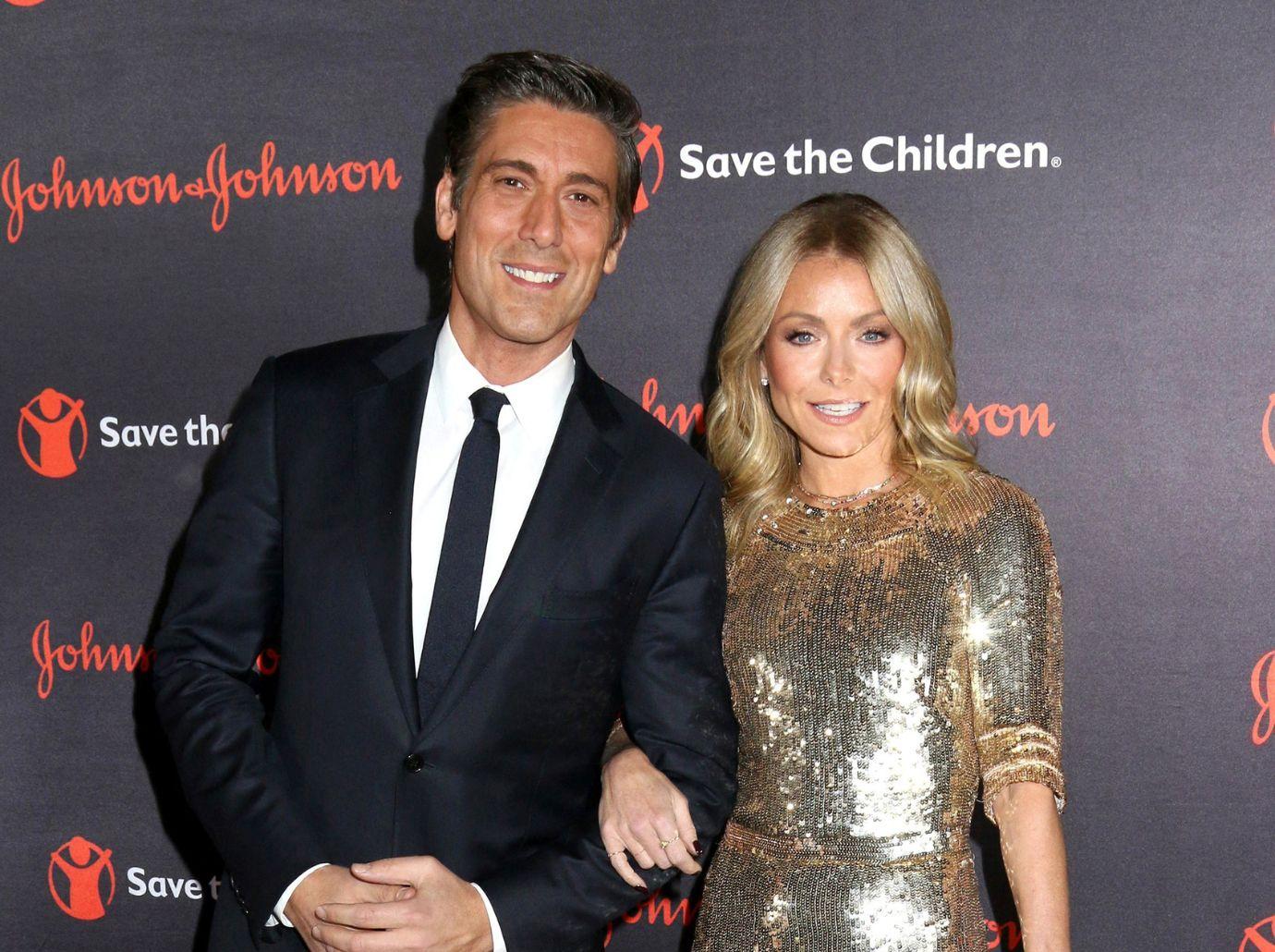 Photo of David Muir and Kelly Ripa