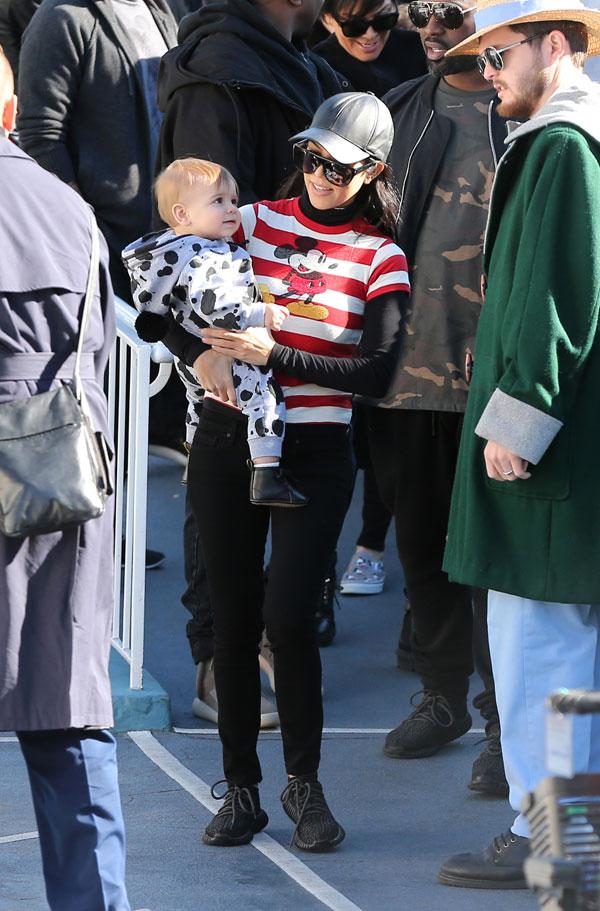 Kourtney kardashian mommy duty 05