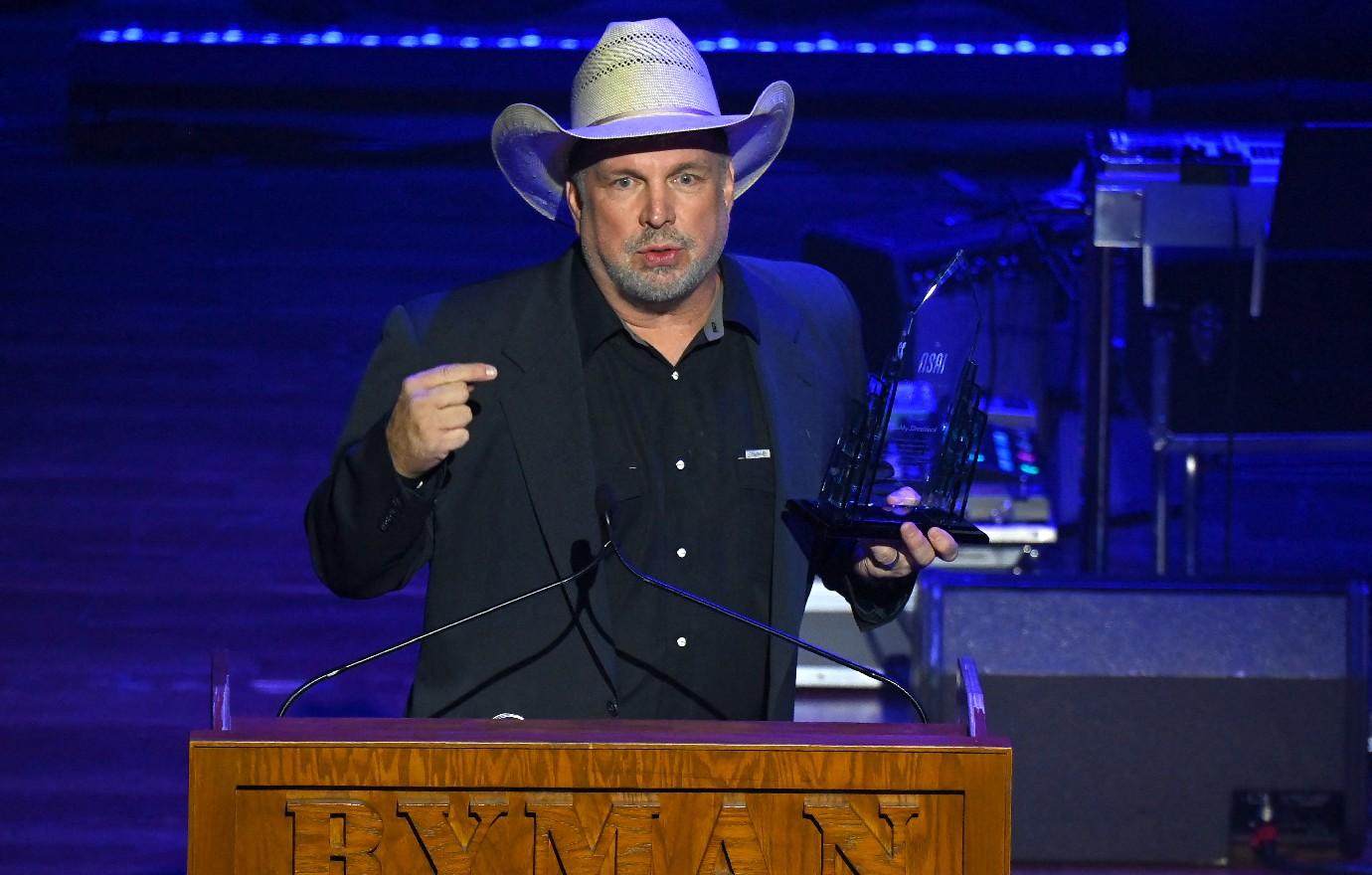 garth brooks wife trisha yearwood good bad times rape allegations