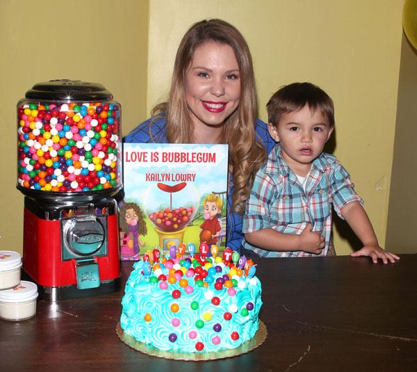 Kailyn lowry book signing family 03