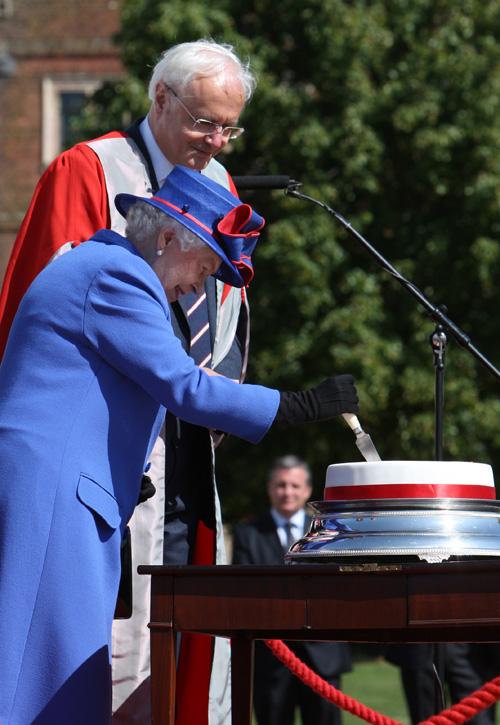 2011__04__queen_elizabeth_427_9.jpg