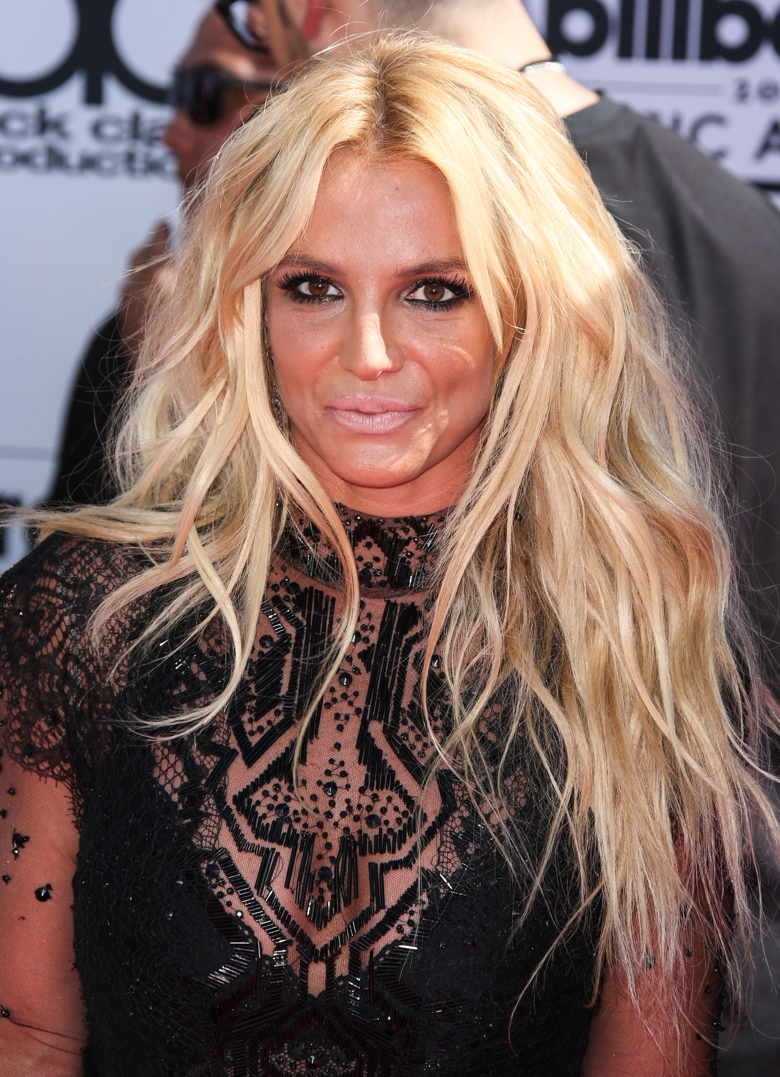 Feeling The Pressure Britney Spears Reveals Why She S Very Nervous