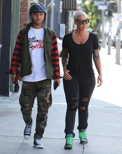 Amber Rose Celebrates The Single Life With A New Piercing—do We Like It 9395