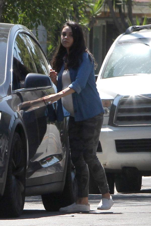 mila kunis baby bump pregnant