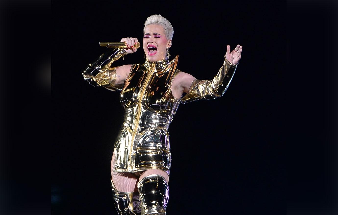 Katy perry splits pants american idol 2