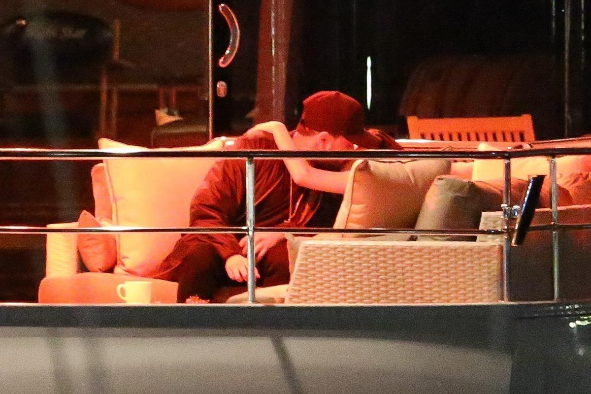 *PREMIUM EXCLUSIVE* The Weeknd and Selena Gomez have a very steamy date on a yacht **MUST CALL FOR PRICING**