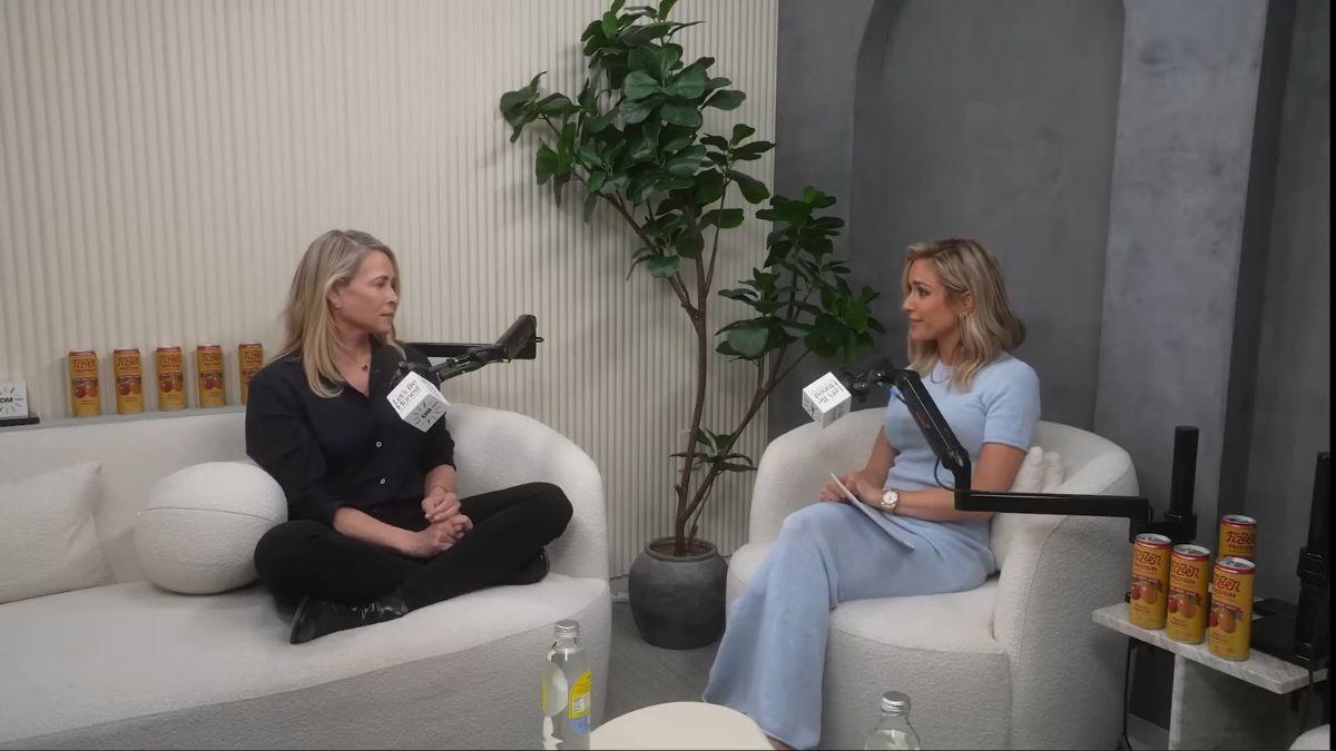 Photo of Chelsea Handler isn't interested in 'being part of a unit' when it comes to relationships.