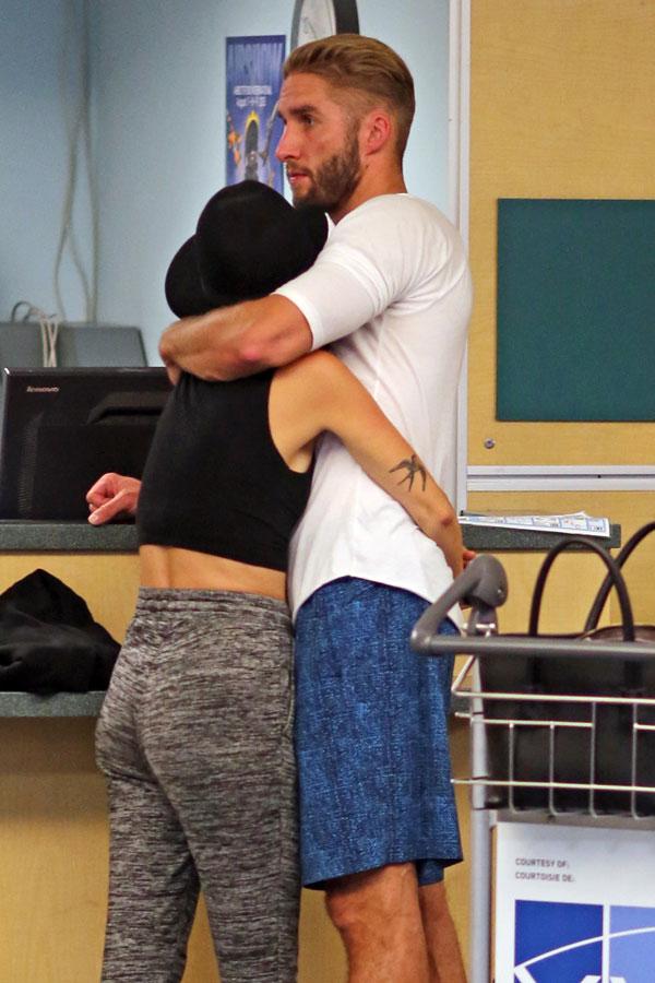 Shawn booth kaitlyn bristowe pda 03