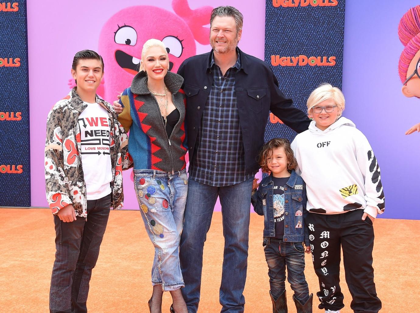 blake shelton gwen stefani dont care money fame family center universe