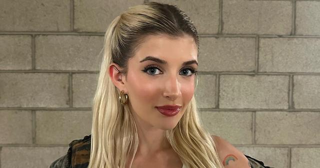 sami sheen shows off toned abs sultry thirst trap photo pp