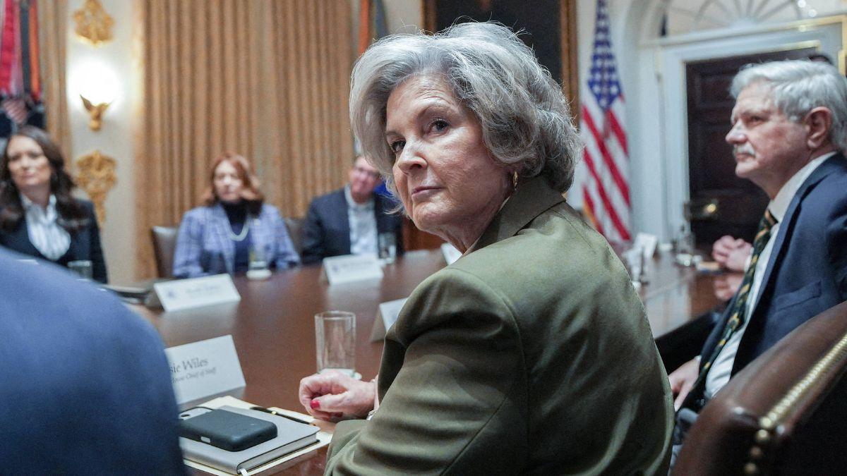 Image of Donald Trump announced Susie Wiles' health diagnosis via Truth Social.