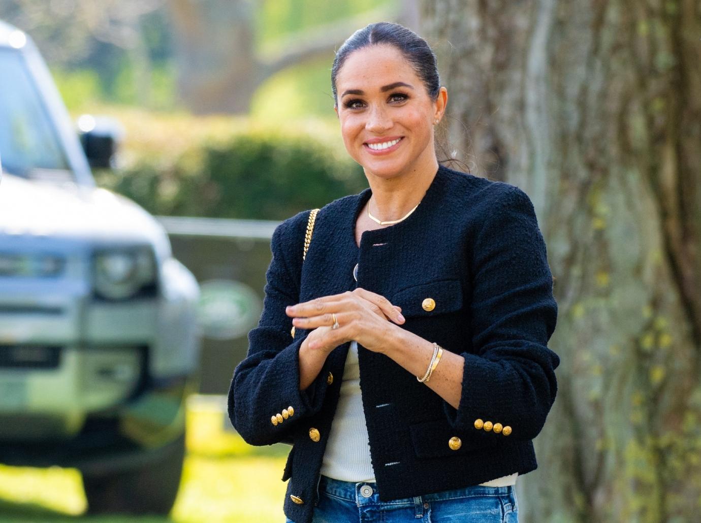 princess diana meghan markle taught how survive royal family