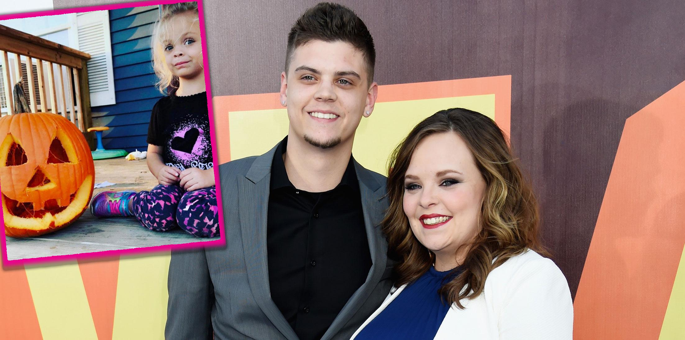 catelynn lowell daughter novalee carves first pumpkin pics long