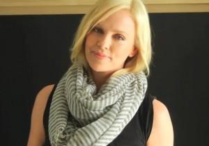 2011__04__TOMS_Shoes_Charlize_Theron_April5newsnea 300×210.jpg