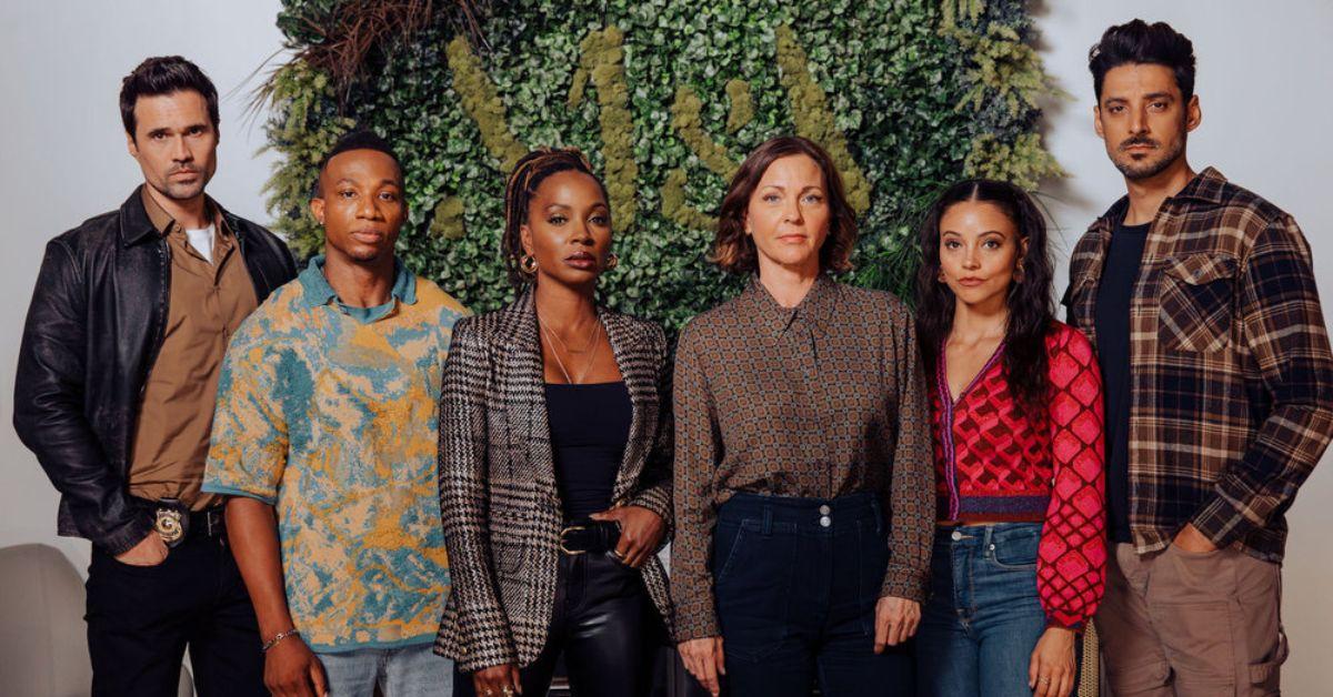 Photo of Brett Dalton, Arlen Escarpeta, Shanola Hampton, Kelli Williams, Gabrielle Walsh and Karan Oberoi