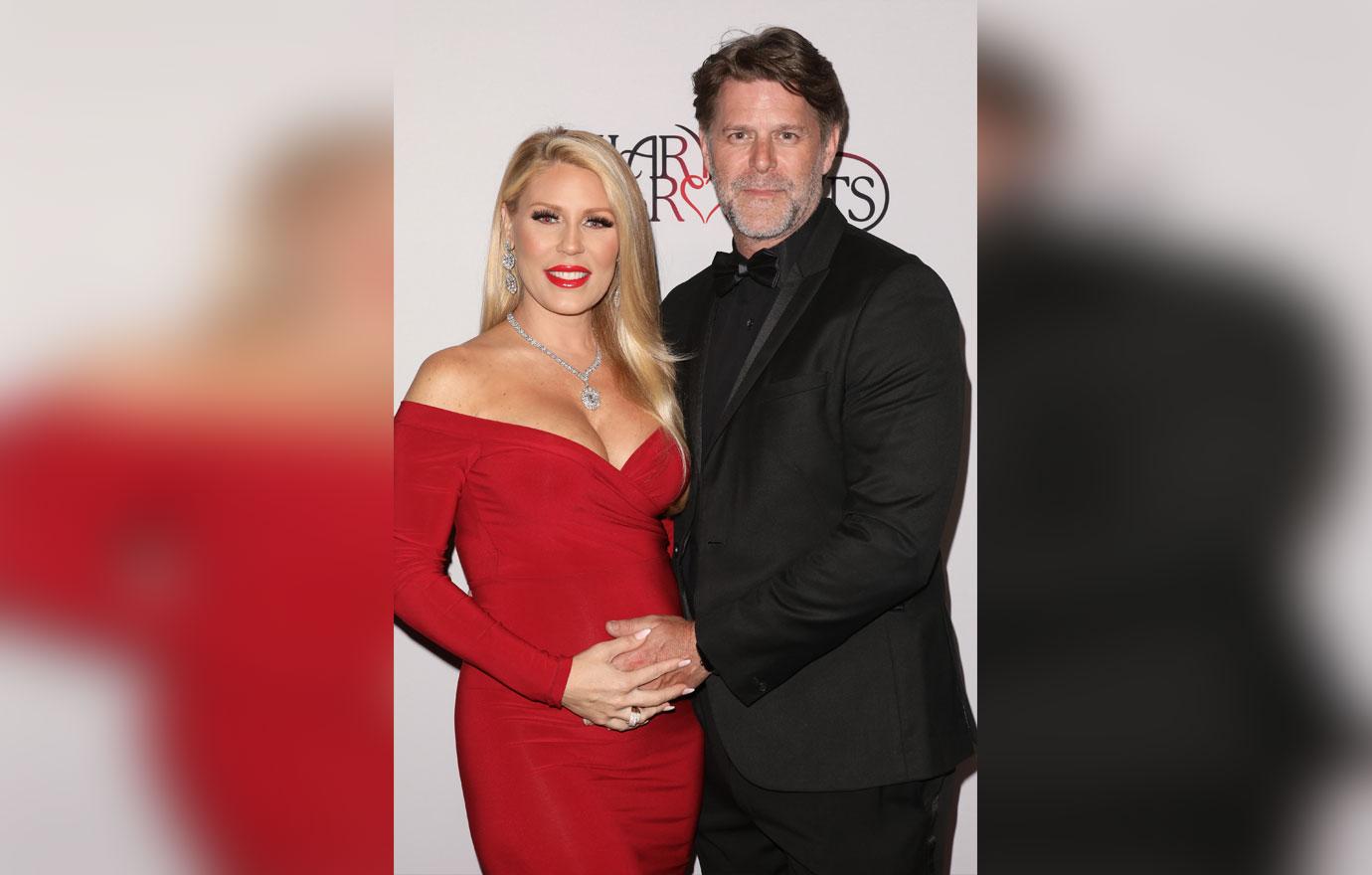 RHOC Very Pregnant Gretchen Rossi Shares Near-Naked Snap pic