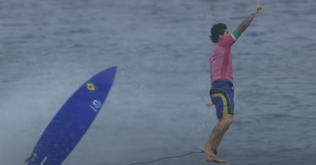 gabriel medina levitated after surfing a large wave