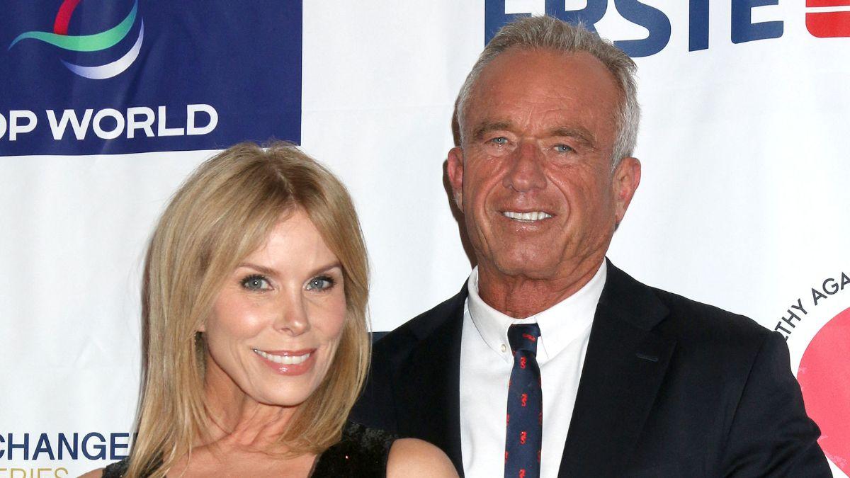 Image of Chelsea Handler couldn't believe Cheryl Hines had the 'audacity' to leave a note at the property.