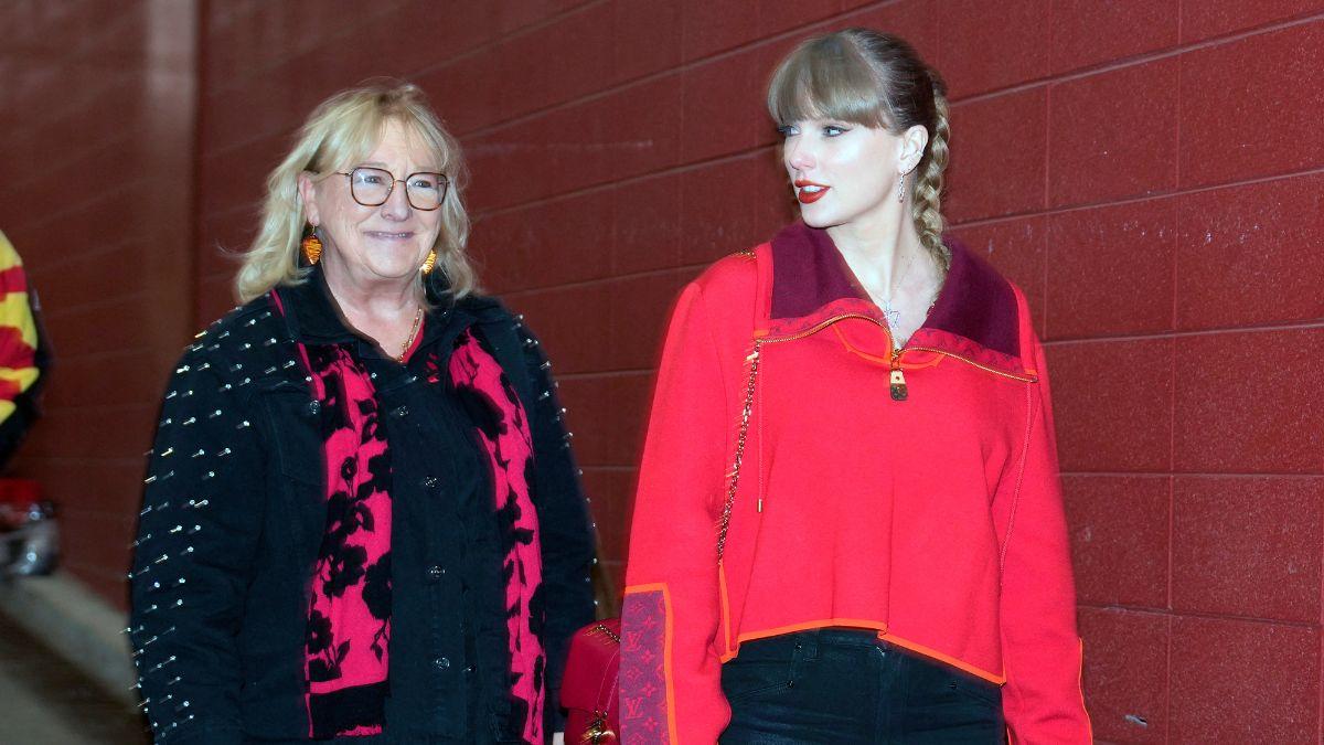 photo of Donna Kelce, Taylor Swift. 