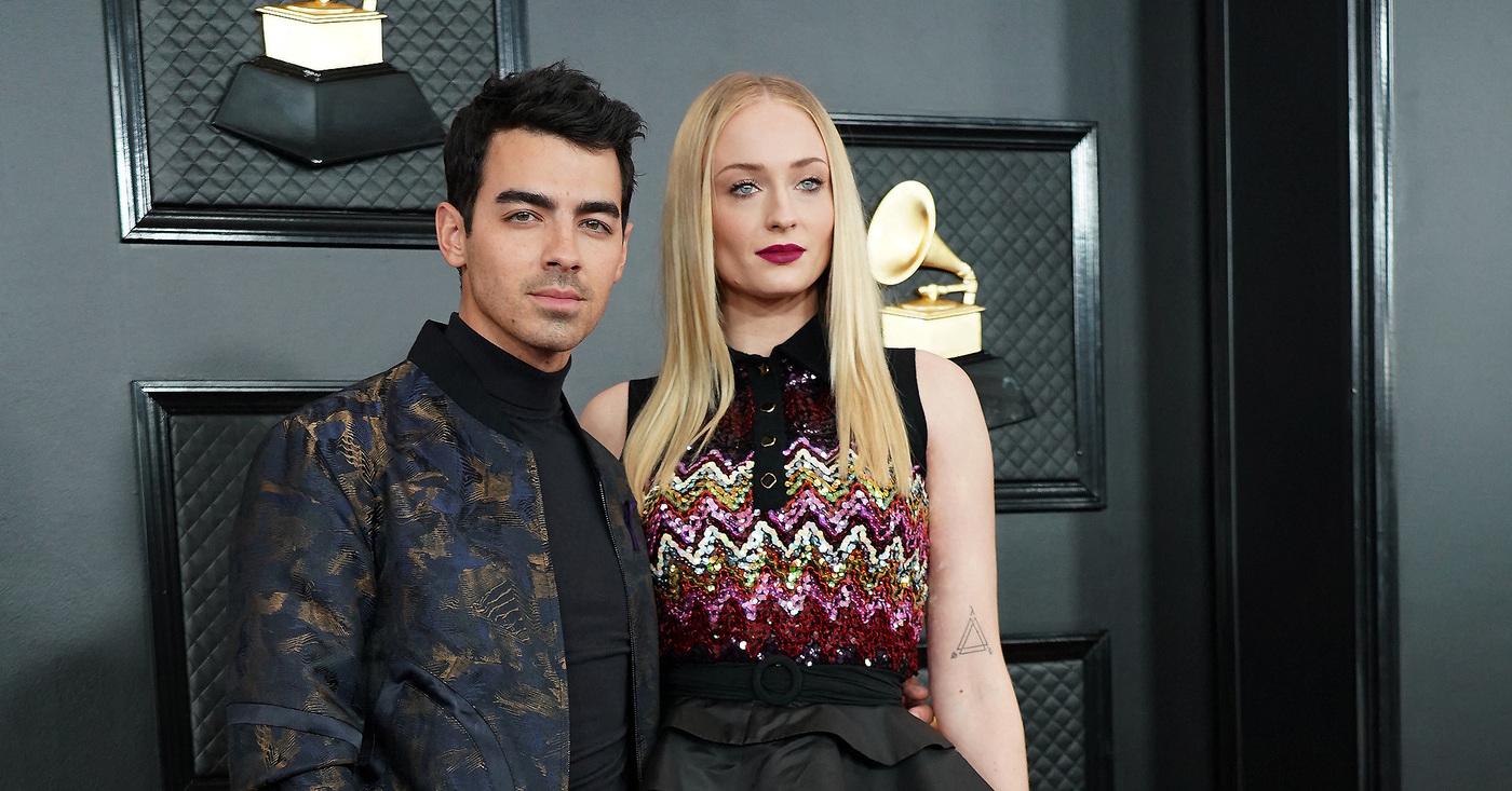 billboard on X: Sophie Turner did the weirdest thing ever with her tongue  when Joe Jonas introduced her to Justin Bieber    / X