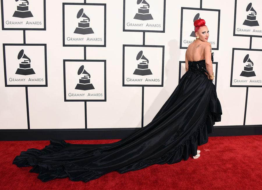 Kaya jones 2015 grammy arrivals