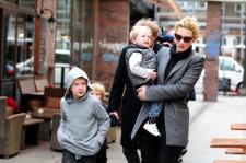 2010__04__Cate_Blanchett_April12_449 225×149.jpg