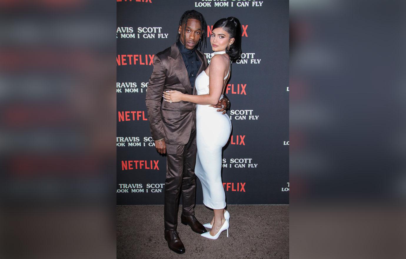 kylie jenner travis scott pda red carpet netflix