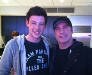 2011__02__Cory_Monteith_John_Travolta_Feb7main 300×244.jpg