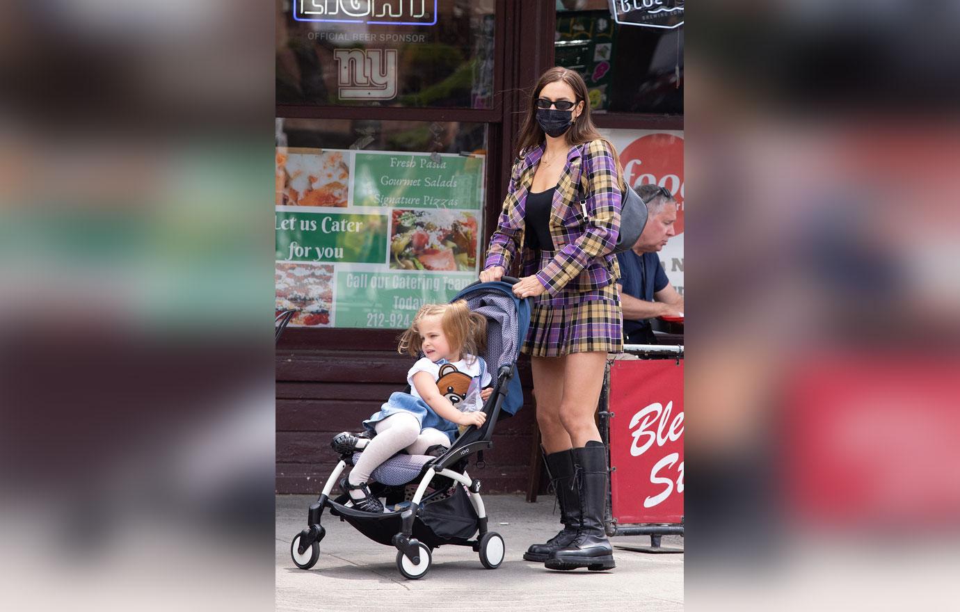 irina shayk and her daughter lea cooper in nyc